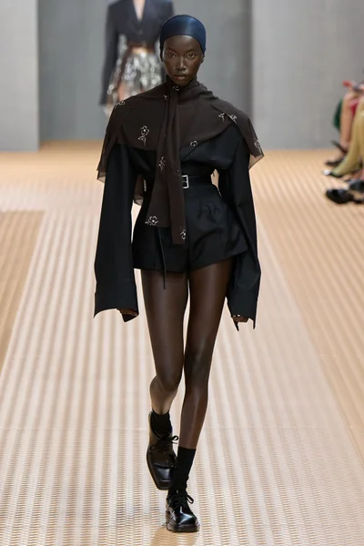 Look 43